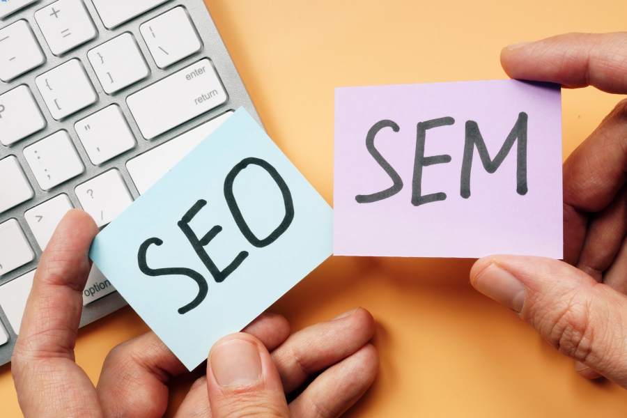 Diferencias Entre SEM y SEO: ¿Cuál Necesitas?